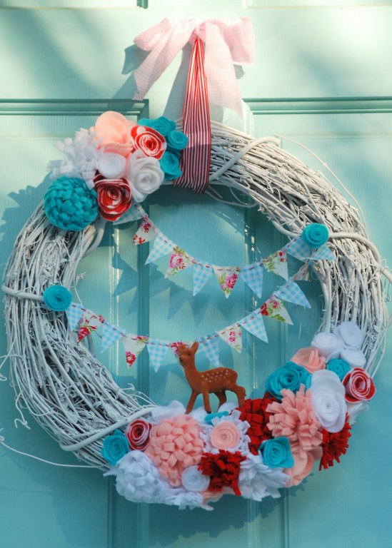 valentine-wreath-bunting-rosettes
